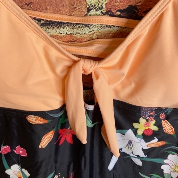 Beachsissi One Piece Swim Suit Size L - Picture 7 of 13